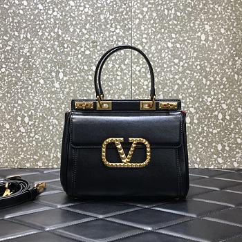 Valentino Rockstud Alcove Handbag In Grainy Calfskin Black – 0041# – 23x20x6 cm