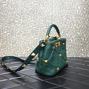 Valentino Roman Stud The Handle Bag 520 In Nappa Green – 1199# – 20×9×15 cm - 3