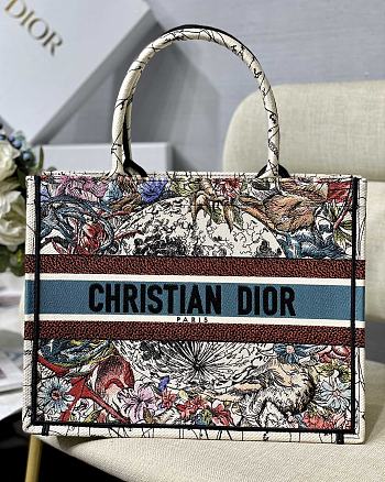 Dior Book Tote Bag Latte Multicolor Dior Constellation Embroidery – M1286ZRHP – 36.5 x28x17.5 cm