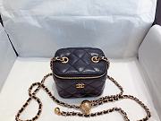 Chanel Mini Cosmetic Metal Ball lambskin Black - A88828 - 8.5x11x7 cm - 2