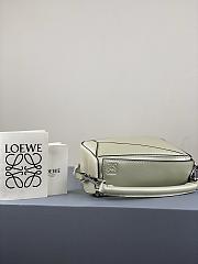 Loewe Puzzle Bag In Calfskin Pastel Green – 18x12.5x8 cm - 2