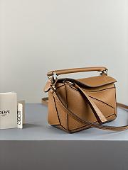 Loewe Puzzle Bag In Calfskin Light Caramel – 18x12.5x8 cm - 2