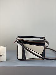 Loewe Puzzle Bag In Calfskin Black/Beige/White – 18x12.5x8 cm - 1