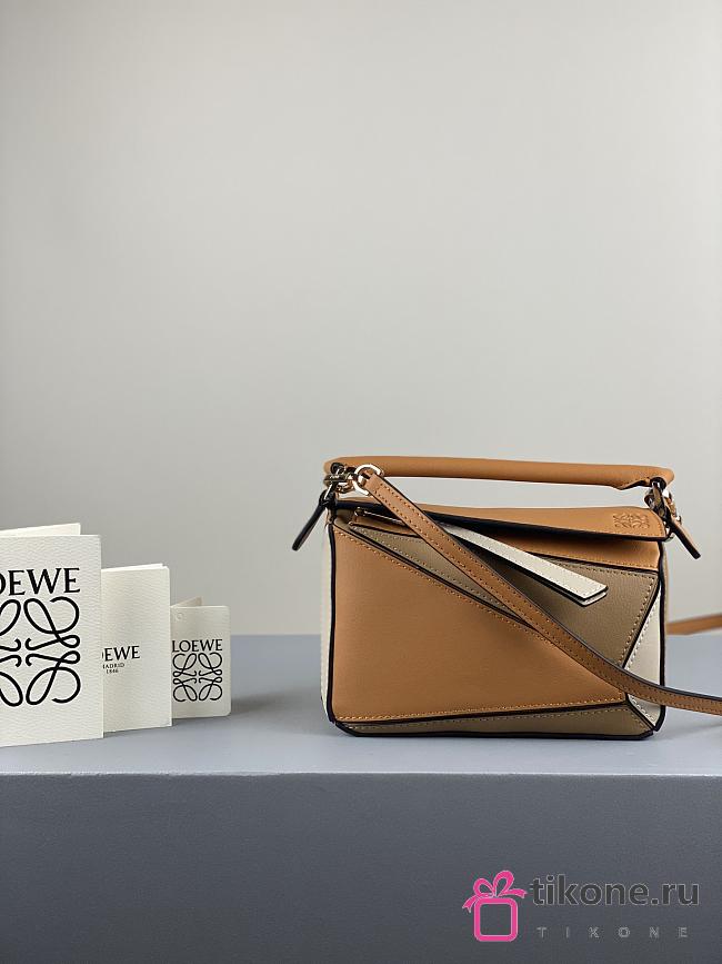 Loewe Mini Puzzle Bag In Calfskin Caramel/Sand/White – 18x12.5x8cm - 1