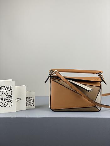 Loewe Mini Puzzle Bag In Calfskin Caramel/Sand/White – 18x12.5x8cm