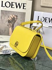 Loewe Goya Medium bag in silk calfskin Yellow – 23x15x6.5 cm - 2