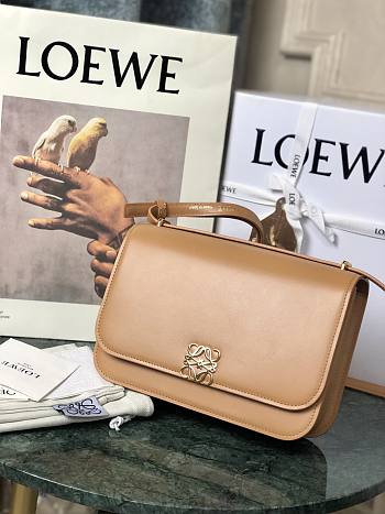 Loewe Goya Medium bag in silk calfskin Warm Desert – 23x15x6.5 cm