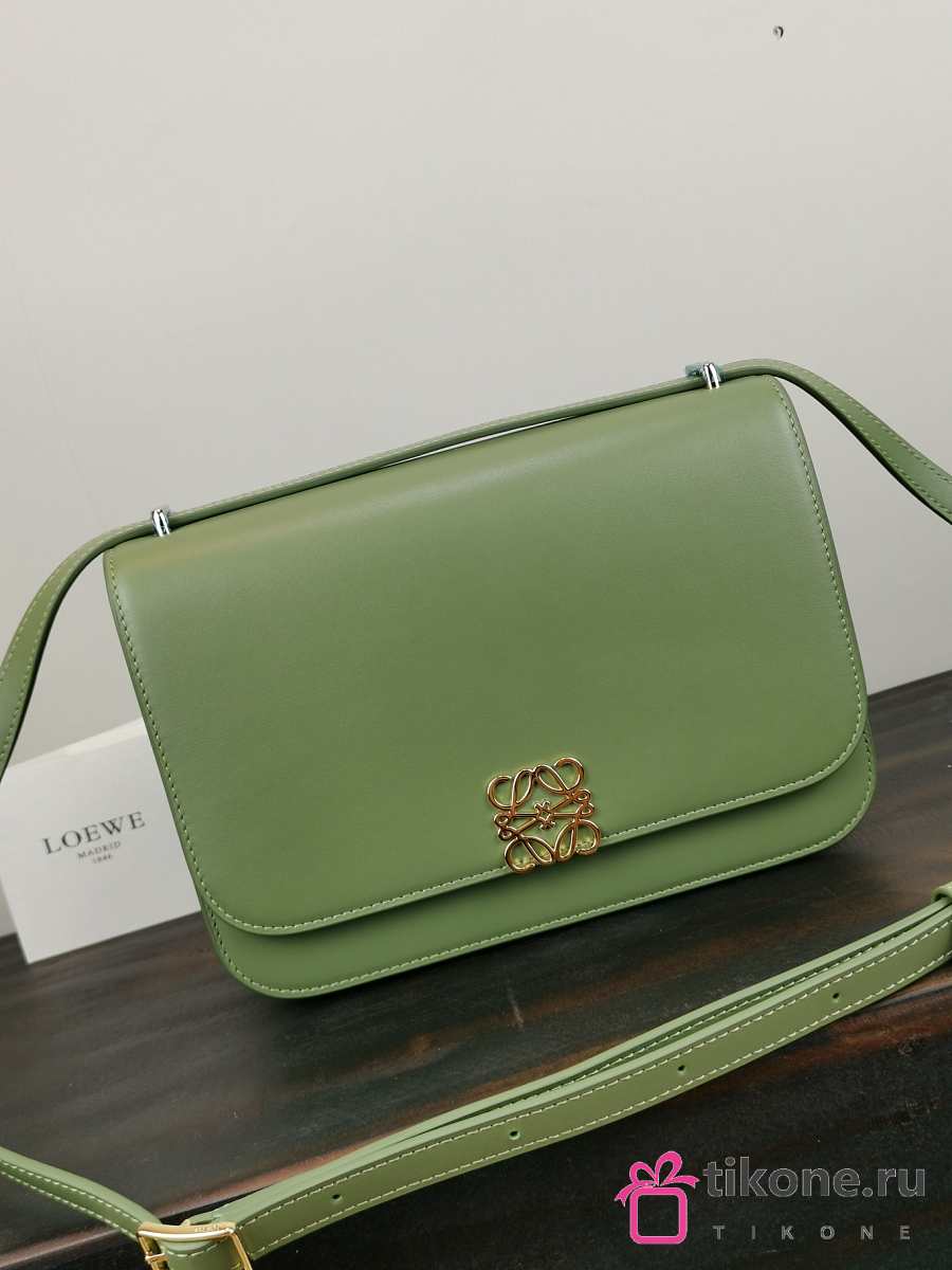 Loewe Womens Shoulder Bags Savings - Avocado Green Goya Accordion clutch in  silk calfskin