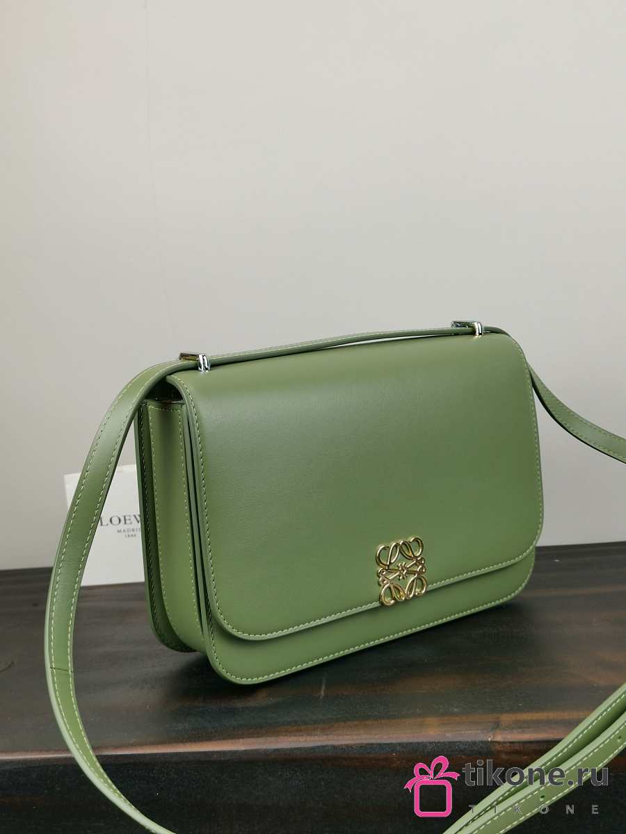 Loewe Womens Shoulder Bags Savings - Avocado Green Goya Accordion clutch in  silk calfskin