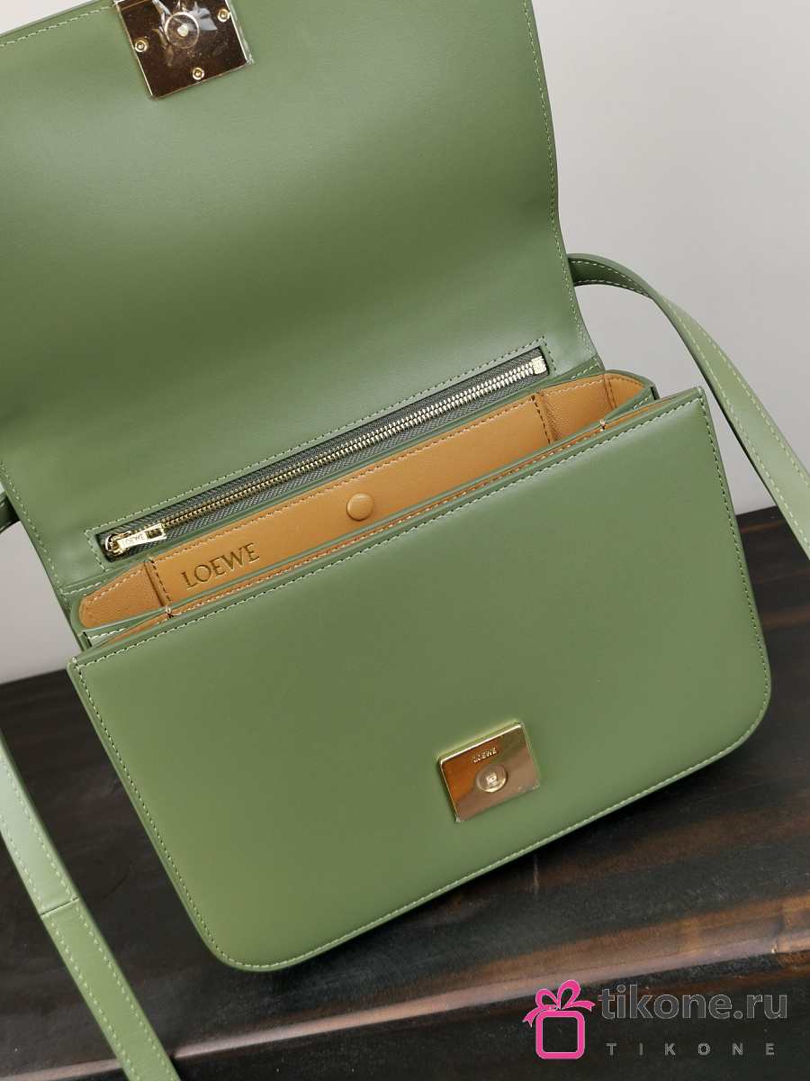 Loewe Womens Shoulder Bags Savings - Avocado Green Goya Accordion clutch in  silk calfskin