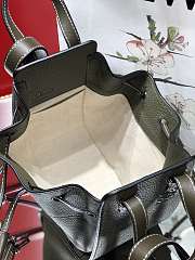 Loewe Hammock Mini Tote Bag In Calfskin Avocado Green – 19.5x17x11 cm - 4