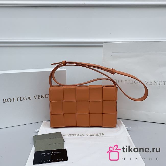 Bottega Veneta Cassette Woven Handbag Orange– 23x15x6 cm - 1