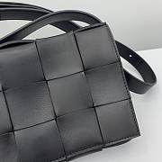 Bottega Veneta Cassette Woven Handbag Black – 23x15x6 cm - 5