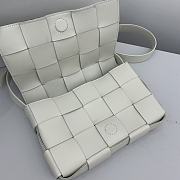 Bottega Veneta Cassette Woven Handbag White – 23x15x6 cm - 4