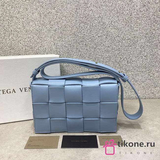 Bottega Veneta Cassette Woven Handbag Sky Blue – 23x15x6 cm - 1