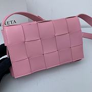 Bottega Veneta Cassette Woven Handbag Pink – 23x15x6 cm - 2