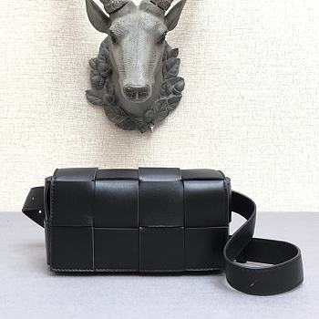 Bottega Veneta Belt Cassette Lambskin Black  – 44049 - 17.5x9.5x5 cm