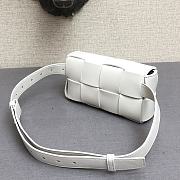 Bottega Veneta Belt Cassette Lambskin White – 44049 - 17.5x9.5x5 cm - 2