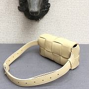 Bottega Veneta Belt Cassette Lambskin Beige – 44049 - 17.5x9.5x5 cm - 2