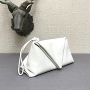 Bottega Veneta Sheepskin triangle Handbag White – 44050 – 32x18 cm - 3