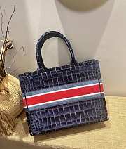 Dior Book Tote Blue Crocodile-Effect Embroidered Velvet – M1286 – 36 cm - 6