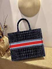 Dior Book Tote Blue Crocodile-Effect Embroidered Velvet – M1286 – 41 cm - 2