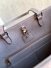 LOUIS VUITTON ONTHEGO MM M45495 02 - 5