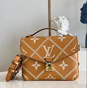 Louis Vuitton Pochette Metis Monogram M46028 02 - 1