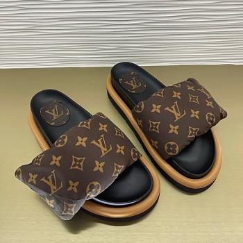 LV POOL PILLOW COMFORT MULE 1A98GU