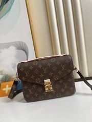 Louis Vuitton Pochette Metis Monogram M40780  - 1