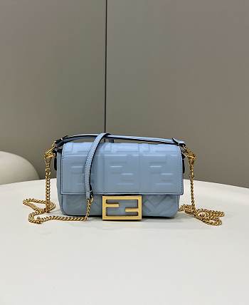 FENDI BAGUETTE 19CM 01