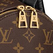 LOUIS VUITTON, Pre-fall 2023 Mini Moon Vert Noto - 20.5x11x5cm - TIKONE in  2023