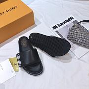 Louis Vuitton SUNSET FLAT COMFORT MULE 1A93SI - 6