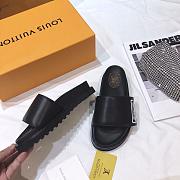 Louis Vuitton SUNSET FLAT COMFORT MULE 1A93SI - 4