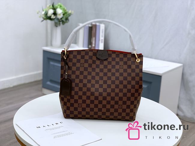 LOUIS VUITTON, Pre-fall 2023 Mini Moon Vert Noto - 20.5x11x5cm - TIKONE in  2023