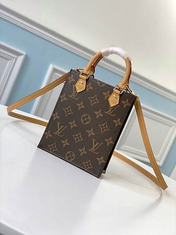 LOUIS VUITTON PETIT SAC PLAT M69442