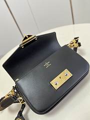 Louis Vuitton Swing Poch handbag M20393 Black - 3