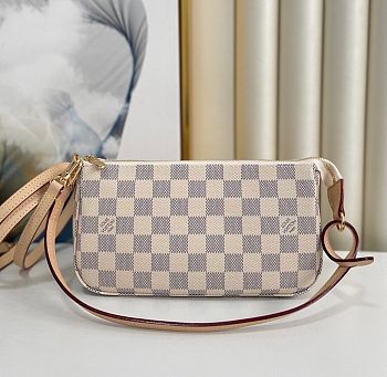 LOUIS VUITTON POCHETTE ACCESSOIRES 03