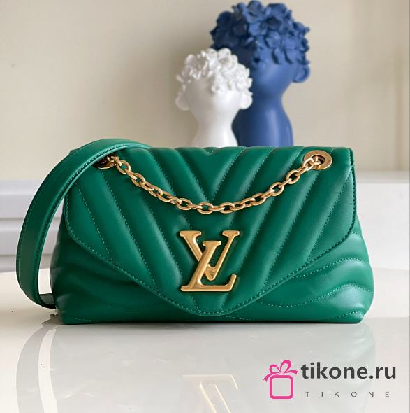 Louis Vuitton Wave V-shaped Quilted Chain Bag Green M58552 - 1