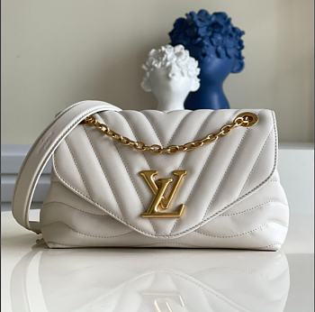 Louis Vuitton Wave V-shaped Quilted Chain Bag White M58552 