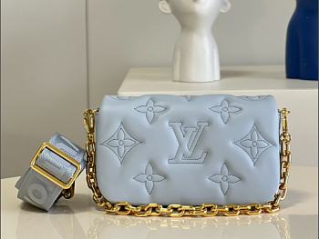 Louis Vuitton Bubblegram Wallet On Strap Bag M81399