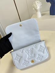 Louis Vuitton Bubblegram Wallet On Strap Bag M81399 - 6