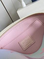 Louis Vuitton Cosmetic Bag M81270 - 4