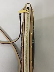 Louis Vuitton Shoulder Bag - 4