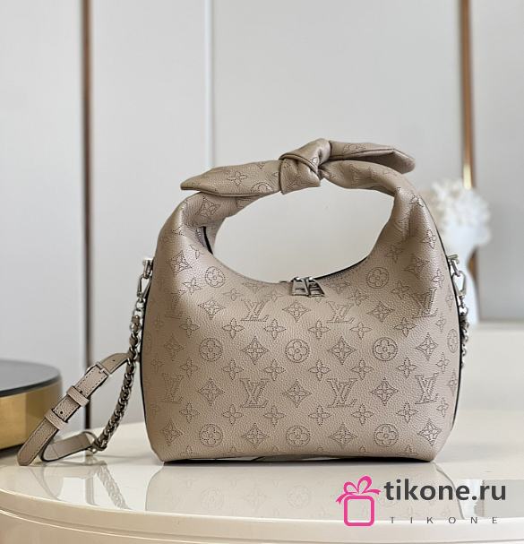 Bag > Louis Vuitton Why Knot PM