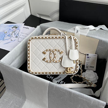 Chanel Chanel Small Vanity Case White - 18x14x8cm