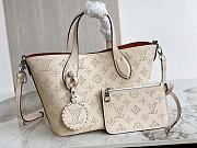 Louis Vuitton Blossom PM Cream Size 20x20x12.5cm - 1