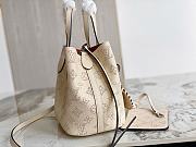 Louis Vuitton Blossom PM Cream Size 20x20x12.5cm - 5