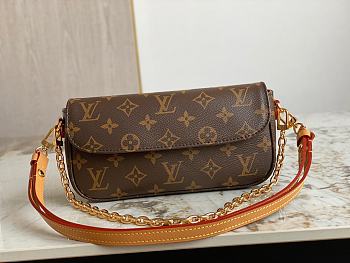 Louis Vuitton Monogram Casual Style Unisex Plain Leather Party Style Size 23.5x12x4.3cm