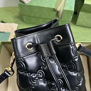 Gucci GG Matelassé bucket bag in Black Size 17x20x10cm - 3